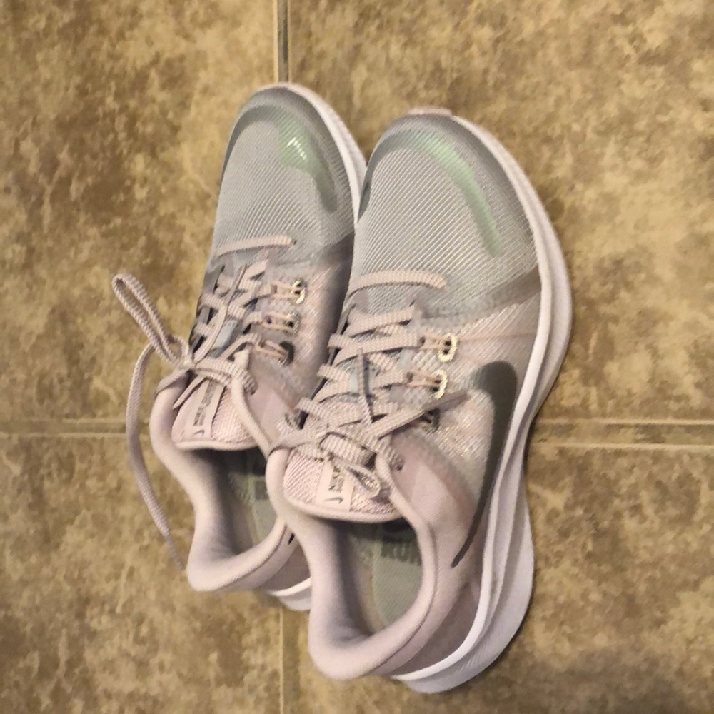 Brand new Nike running shoes in rose/gray/ metallic color!